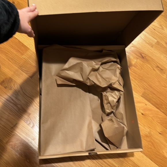 NIB New In Box UGGs - Picture 10 of 10